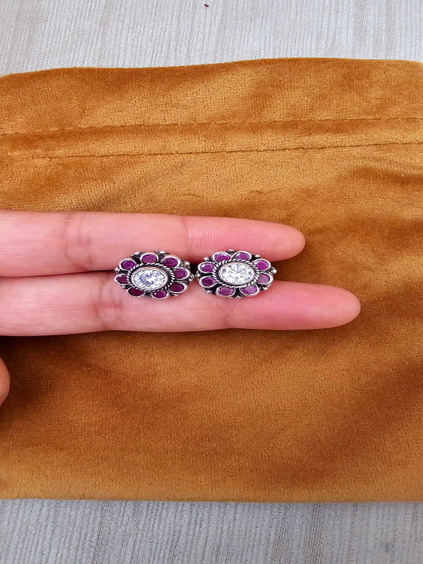 Sparkling Red And White Stonework Silver Stud Earring