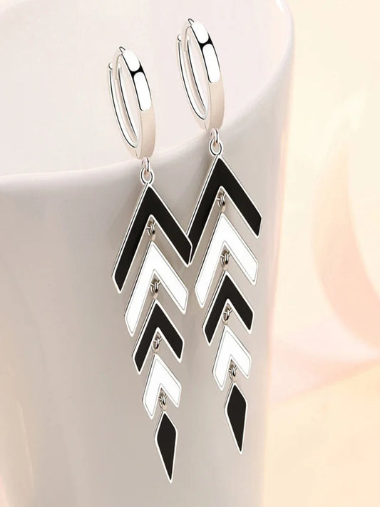 Black and White silver earring